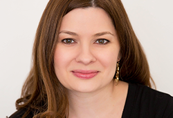 Bio headshot for Therapist, Amanda Carver | Brighter Spotlight with Amanda Carver | Brighter Vision Web Solutions | Marketing Blog for Therapists